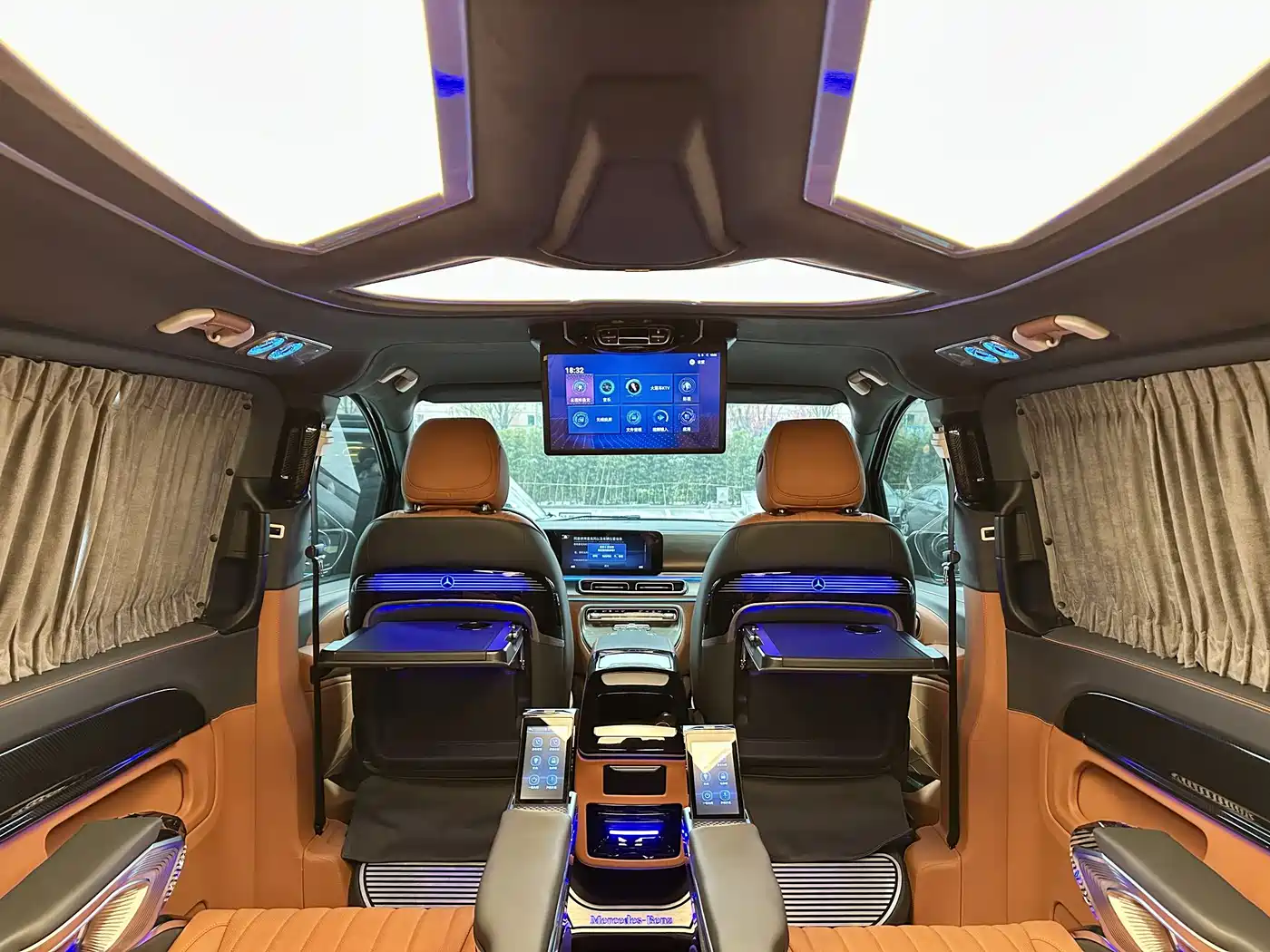 Mercedes-Benz Vito 2024 2.0T Business 7-Seater фото 17