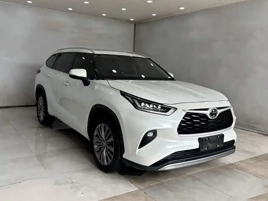 Toyota Highlander 2022 380T 4WD Luxury 7-Seater фото 3