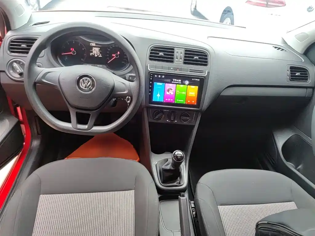 Volkswagen Polo 2016 1.4L Manual Trend фото 10