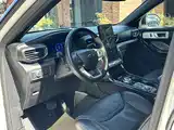 Фото 10 - Ford Explorer