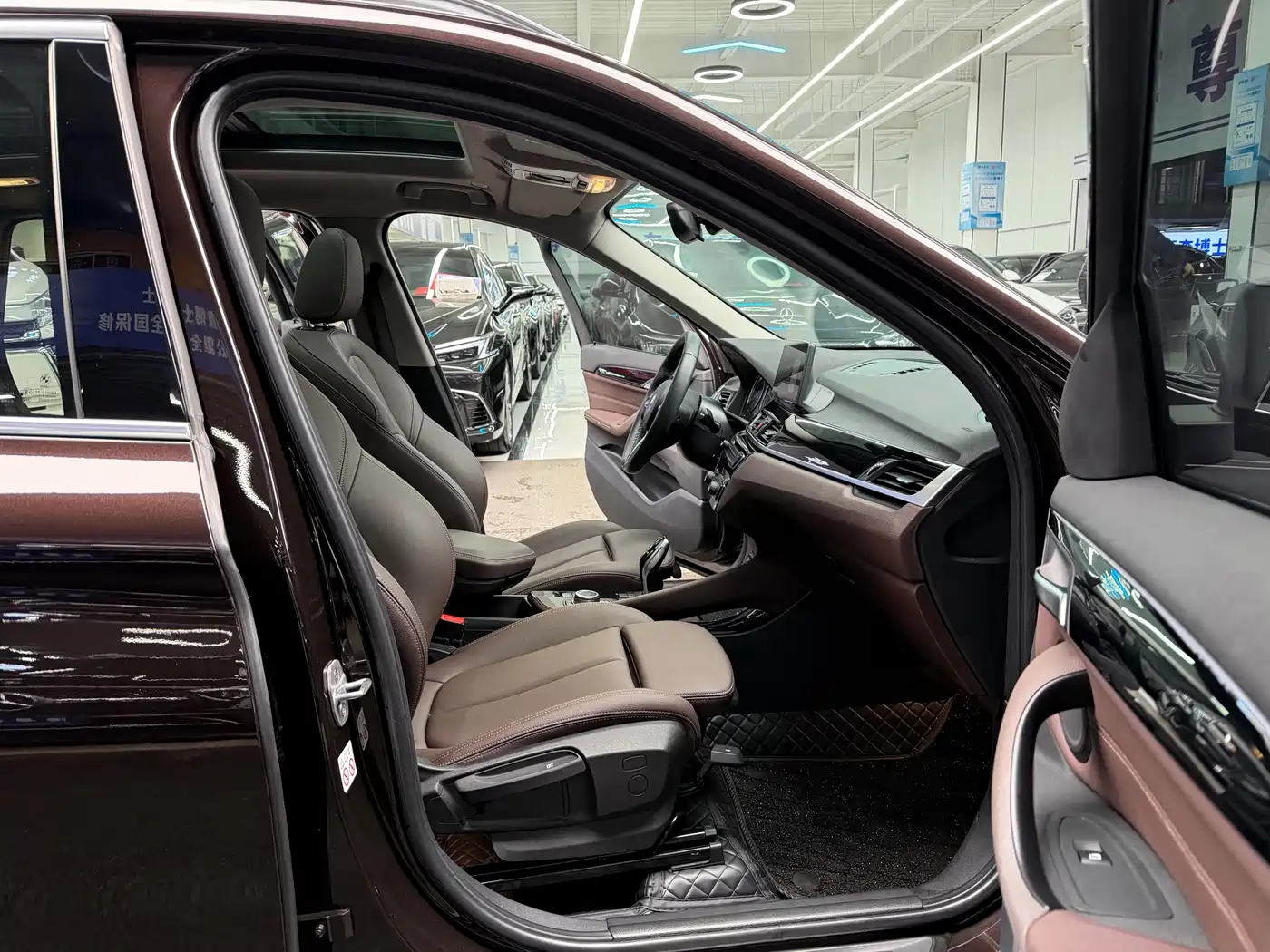 BMW X1 2019 xDrive20Li Premium Model фото 16