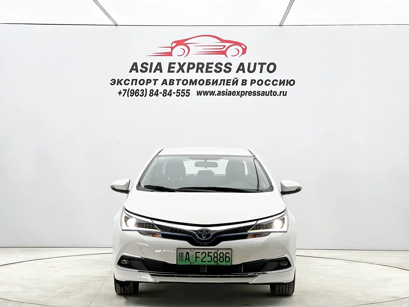 Toyota Corolla 2018 Hybrid 1.8L E-CVT Smart Edition фото 2