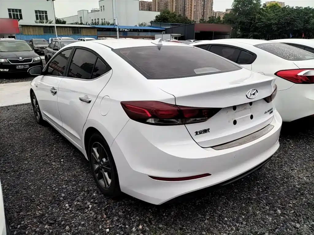 Hyundai Elantra 2016 1.4T DCT Dynamic·Vitality фото 5
