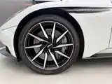 Фото 13 - Aston Martin DB11