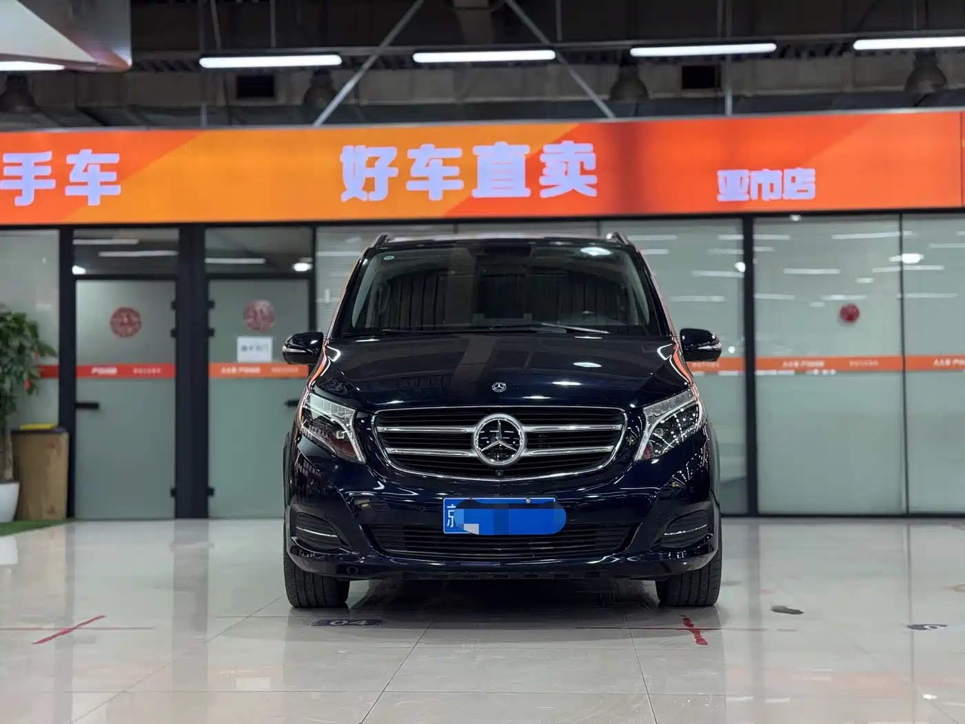 Mercedes-Benz V-Class 2017 Model V 260 L Ultimate Collection Edition фото 2