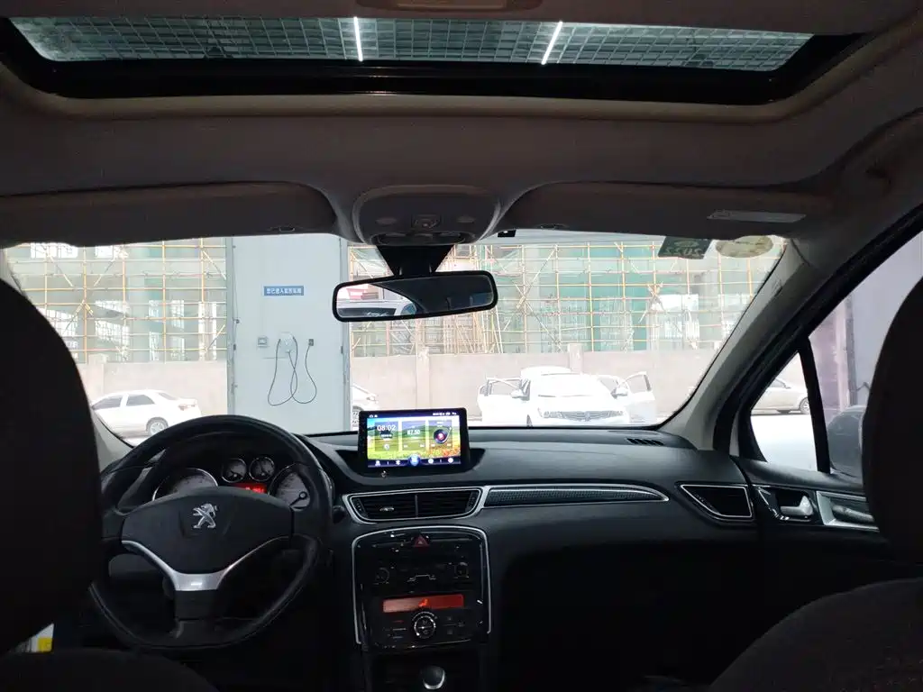 Peugeot 308 2014 Model Joy Edition Classic 1.6L Automatic Trend Style фото 18