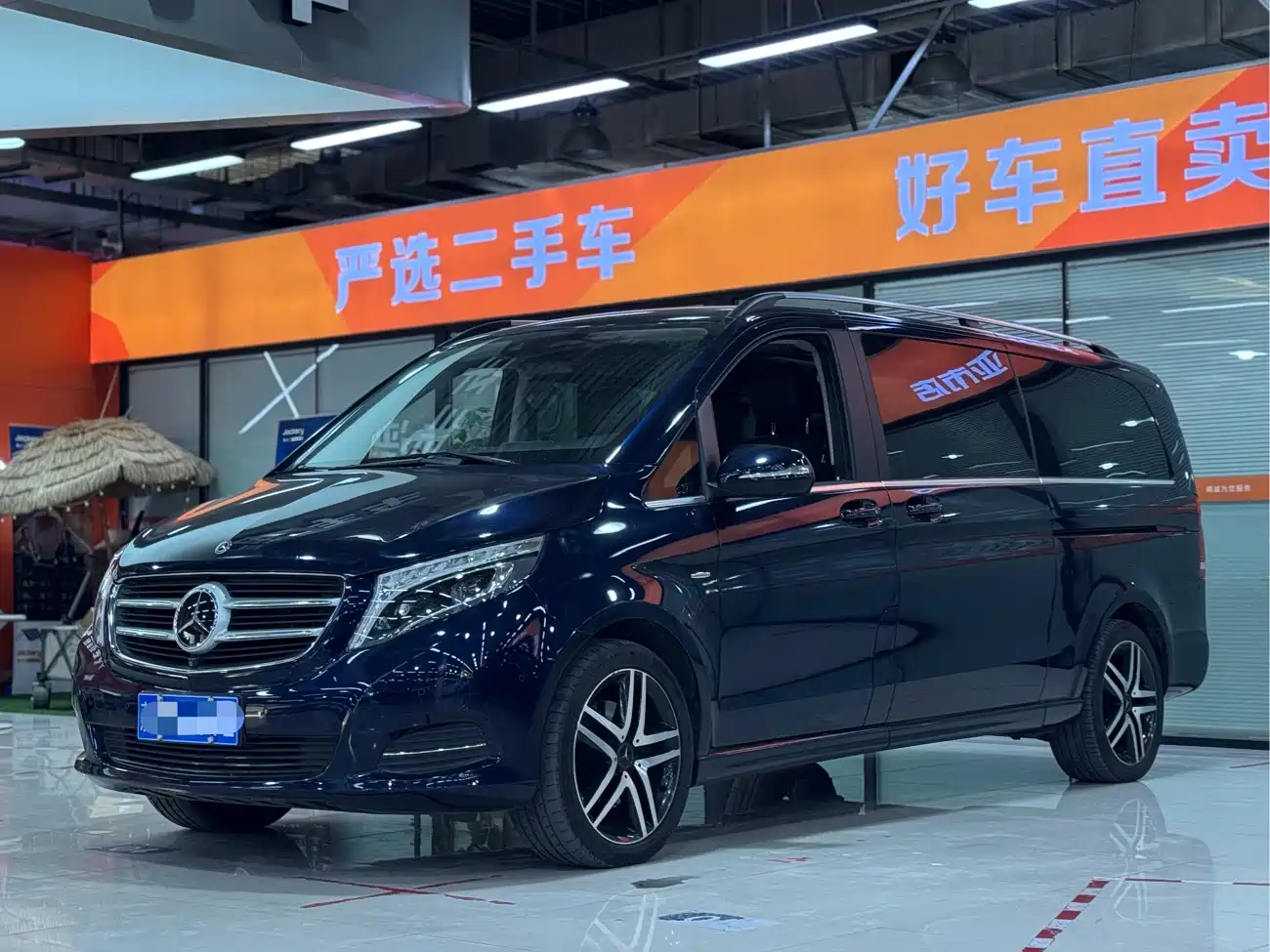 Mercedes-Benz V-Class 2017 Model V 260 L Ultimate Collection Edition