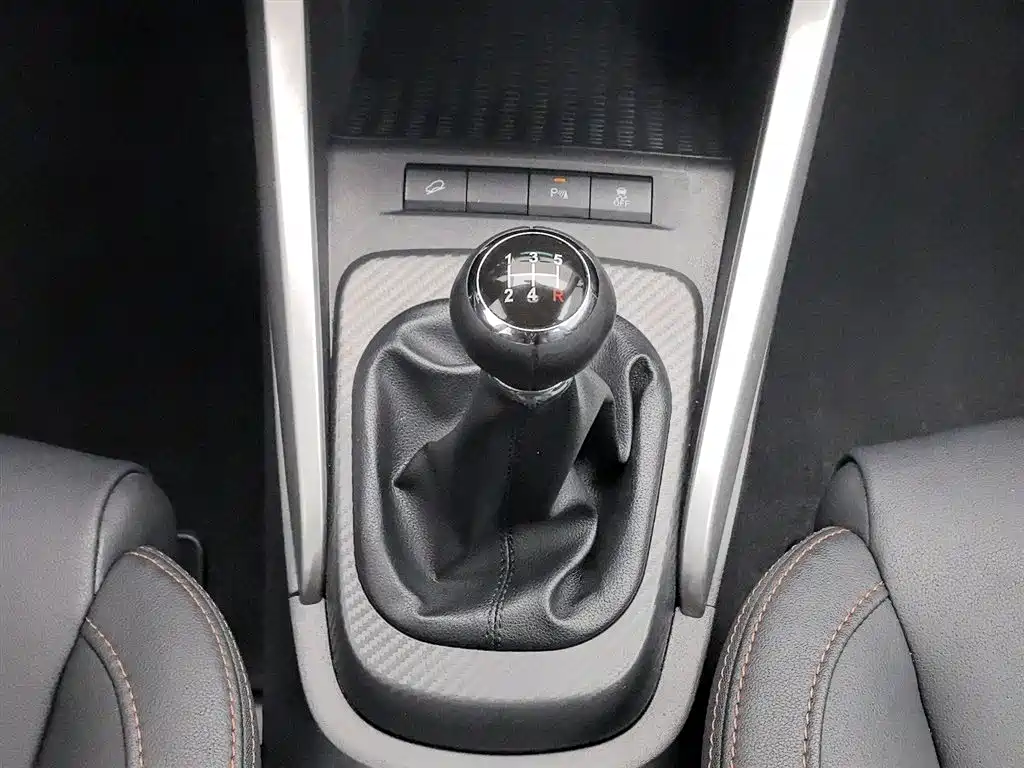 BYD Yuan 2017 1.5L Manual Cool Connect фото 13