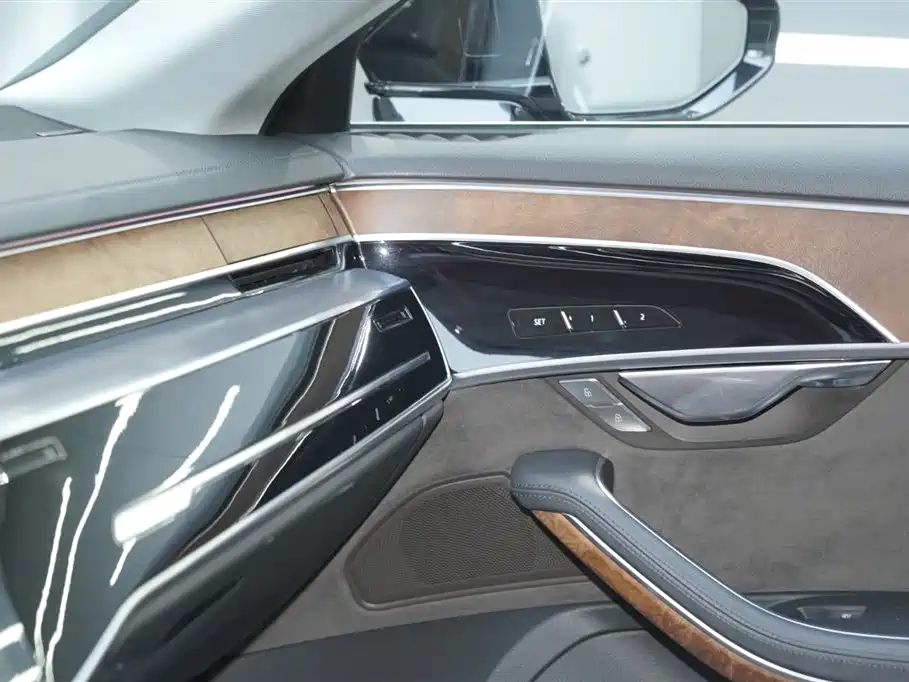 Audi A8 2019 Facelift Plus A8L 50 TFSI quattro Luxury фото 18