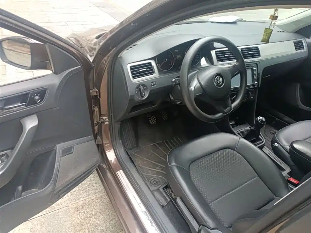 Volkswagen Santana 2015 Gran Santana 1.6L Manual Comfort фото 16