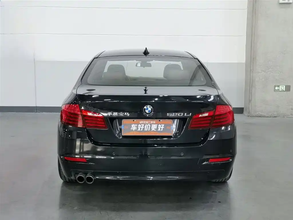 BMW 5 Series 2017 520Li Classic Edition фото 4