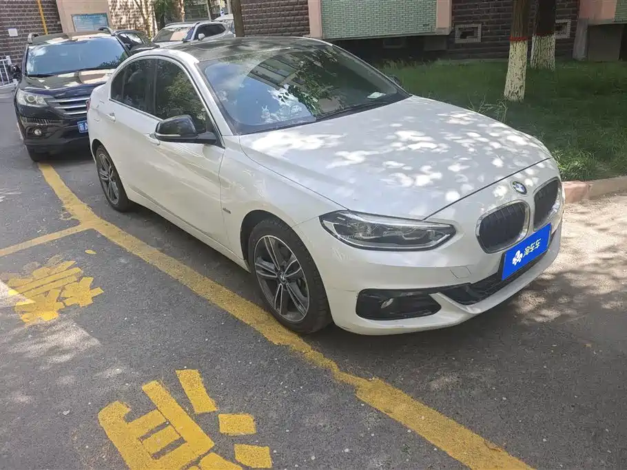 BMW 1 Series 2018 118i Sport Edition