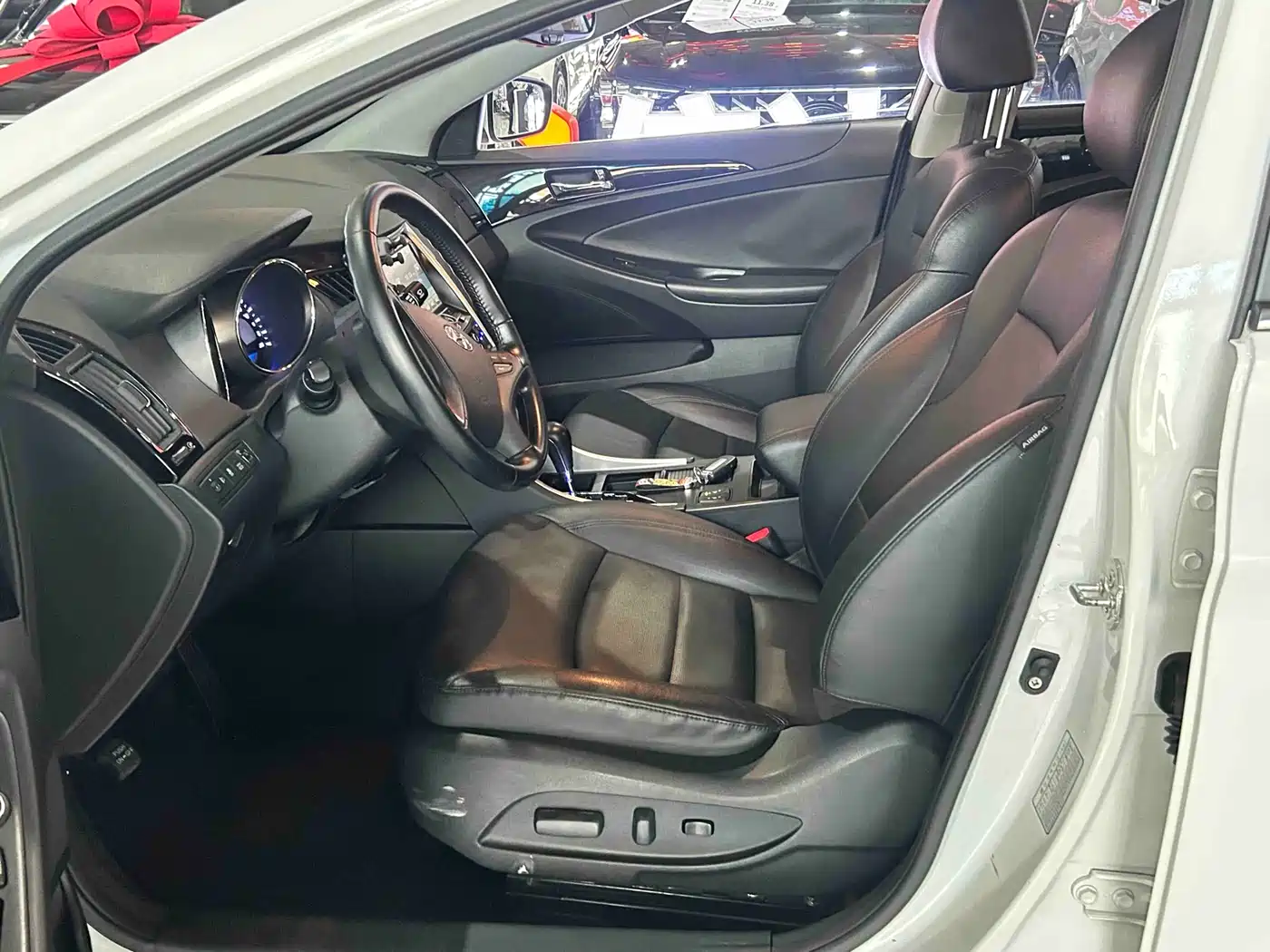 Hyundai Sonata 2014 2.0L Automatic Luxury фото 7