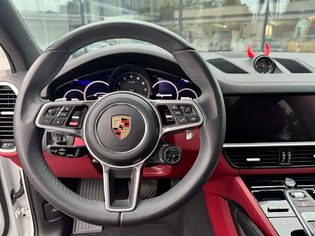 Porsche Cayenne New Energy 2023 Cayenne E-Hybrid 2.0T Platinum Edition фото 7