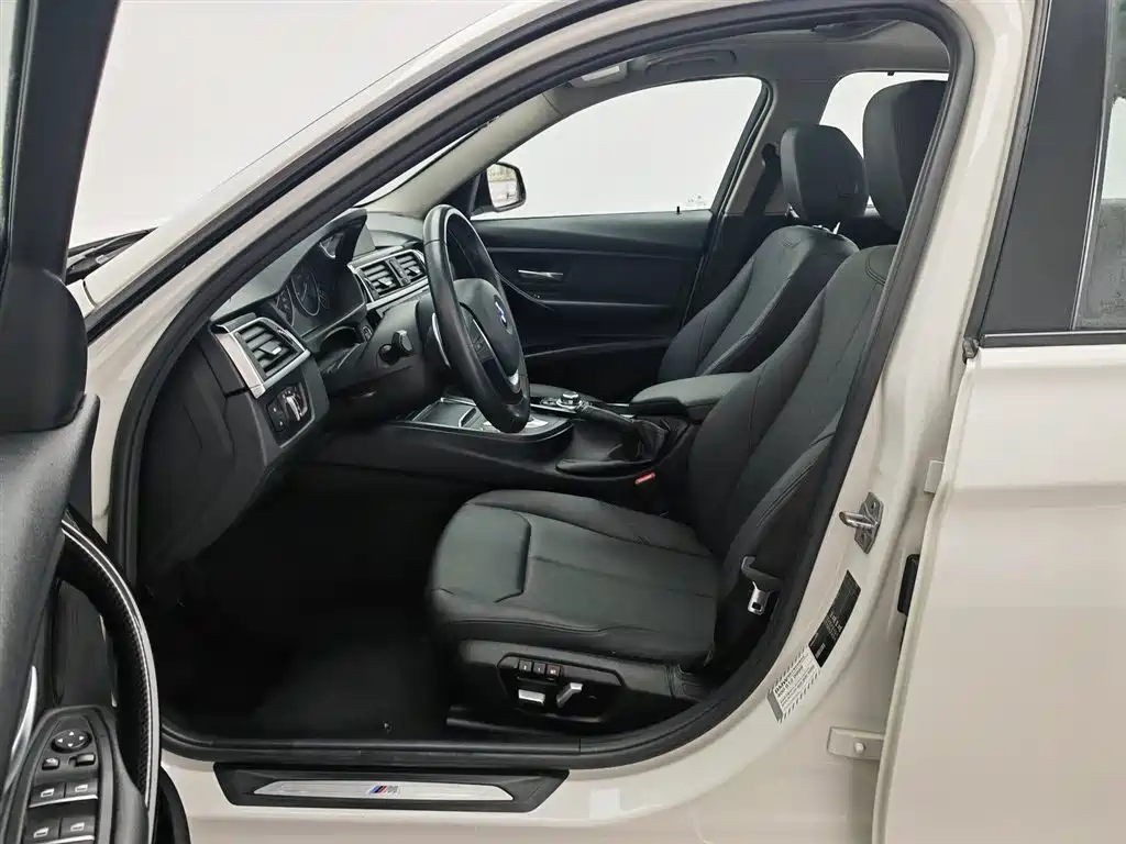 BMW 3 Series 2017 320Li M Sport фото 10