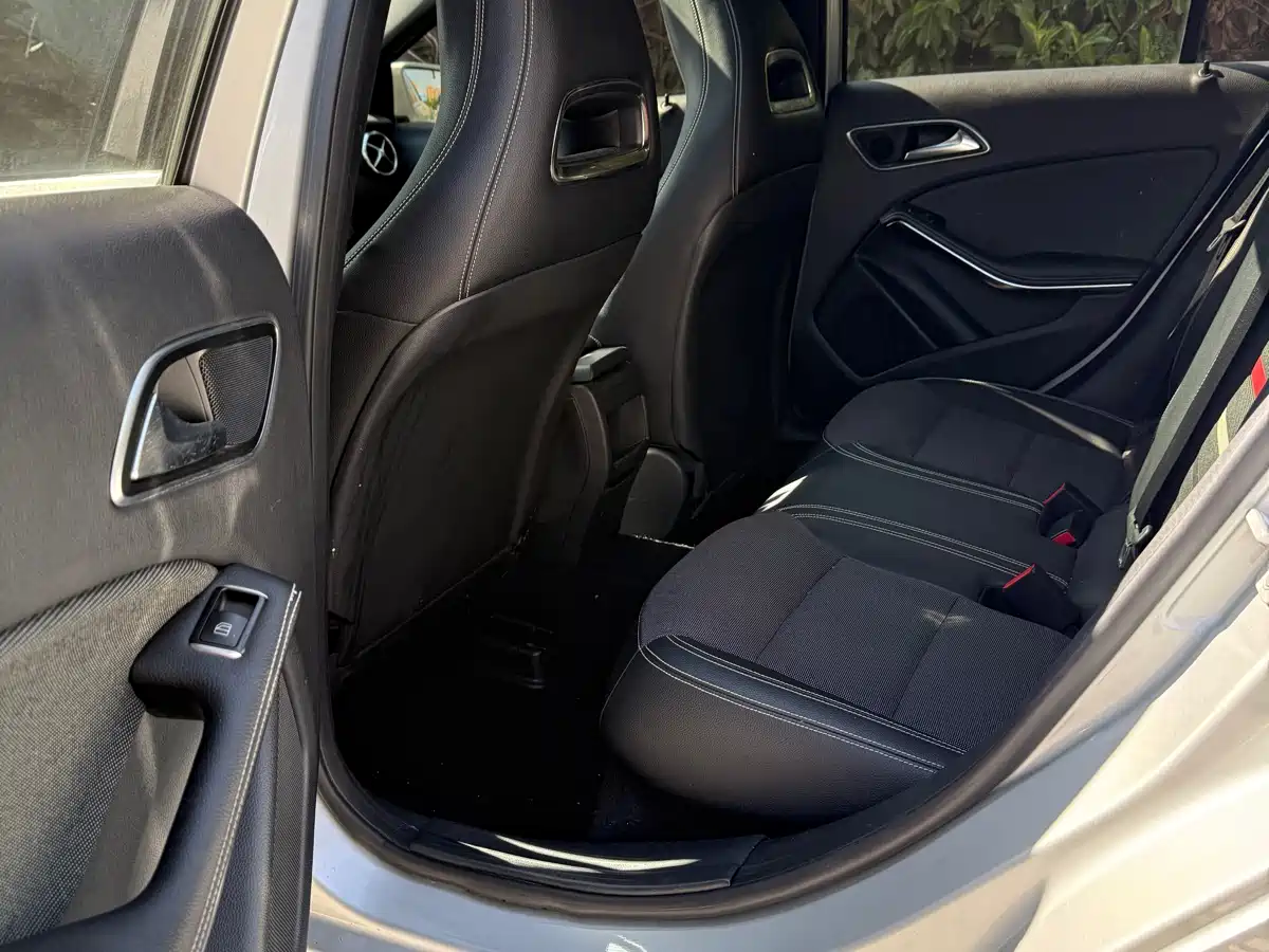 Mercedes-Benz A-Class (Import) 2015 A 180 фото 10