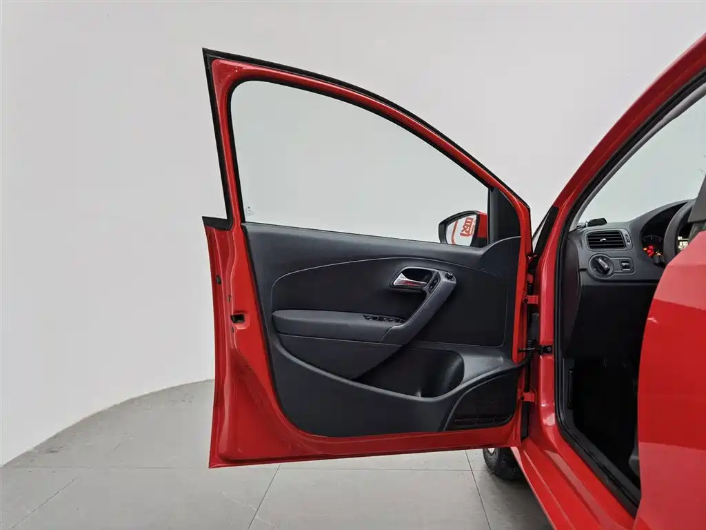 Volkswagen Polo 2016 1.4L Manual Trend фото 8