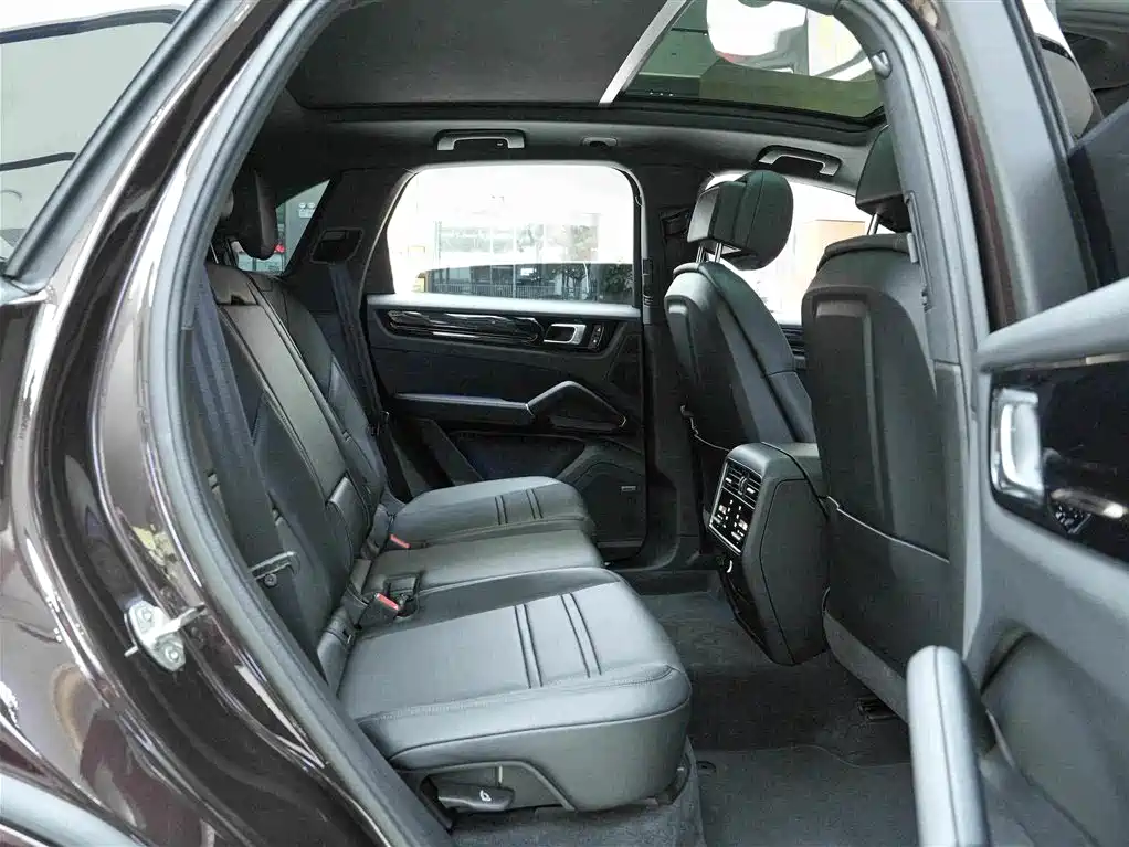 PORSCHE CAYENNE NEW ENERGY