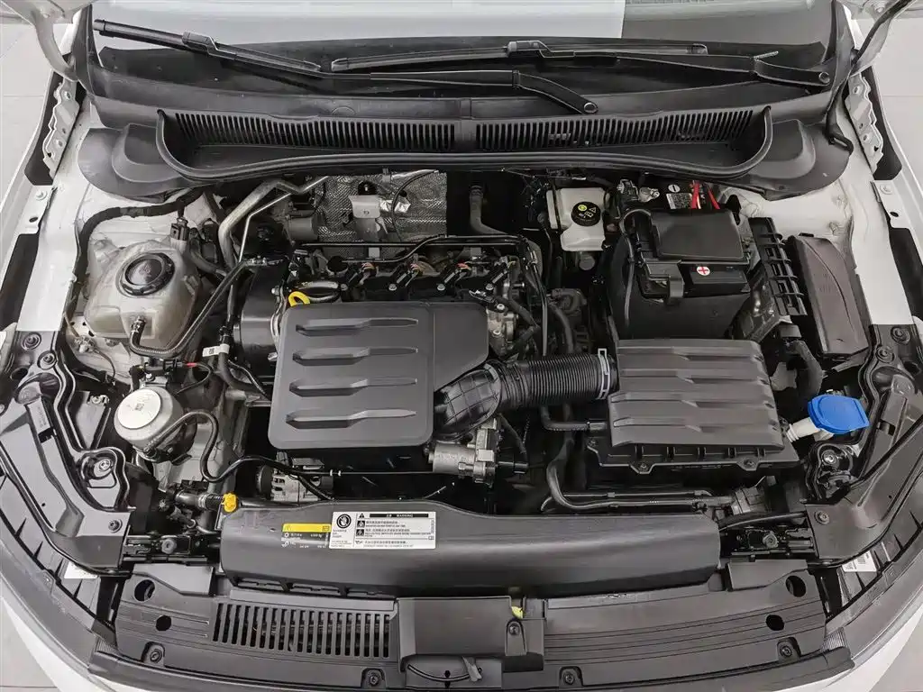 Volkswagen Polo 2023 Facelift Plus 1.5L Auto Joyful Living Edition фото 6