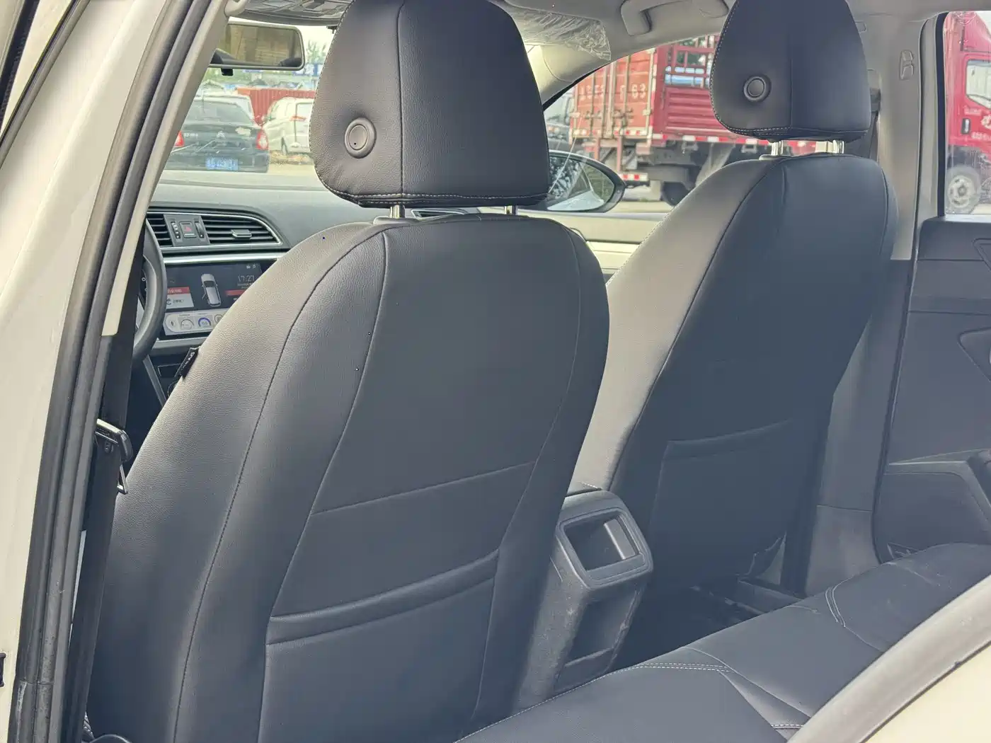 Volkswagen Lamando 2017 230TSI DSG Trend Edition фото 16