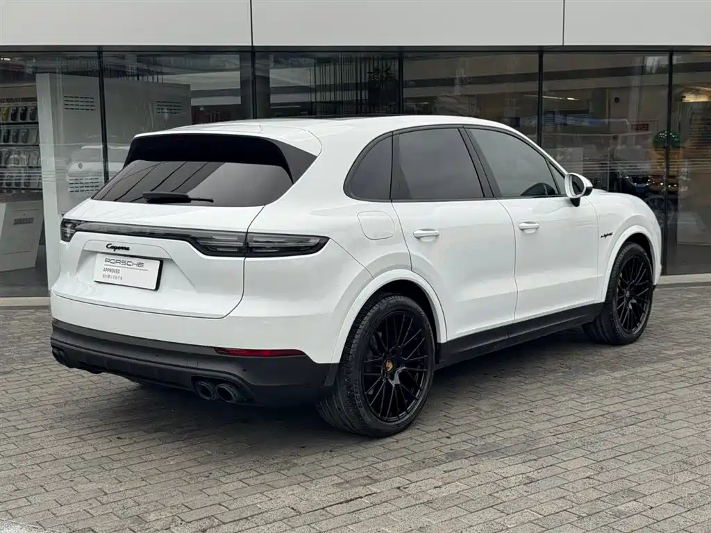 Porsche Cayenne New Energy 2023 Cayenne E-Hybrid 2.0T Platinum Edition фото 4