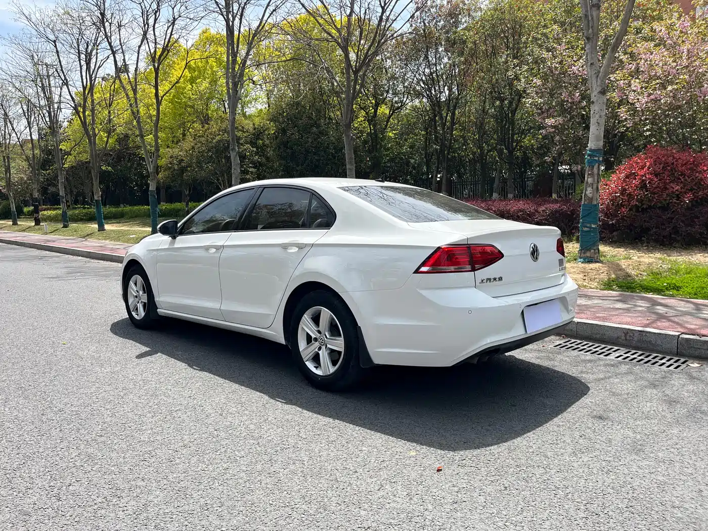 Volkswagen Lamando 2017 230TSI DSG Trend Edition фото 4
