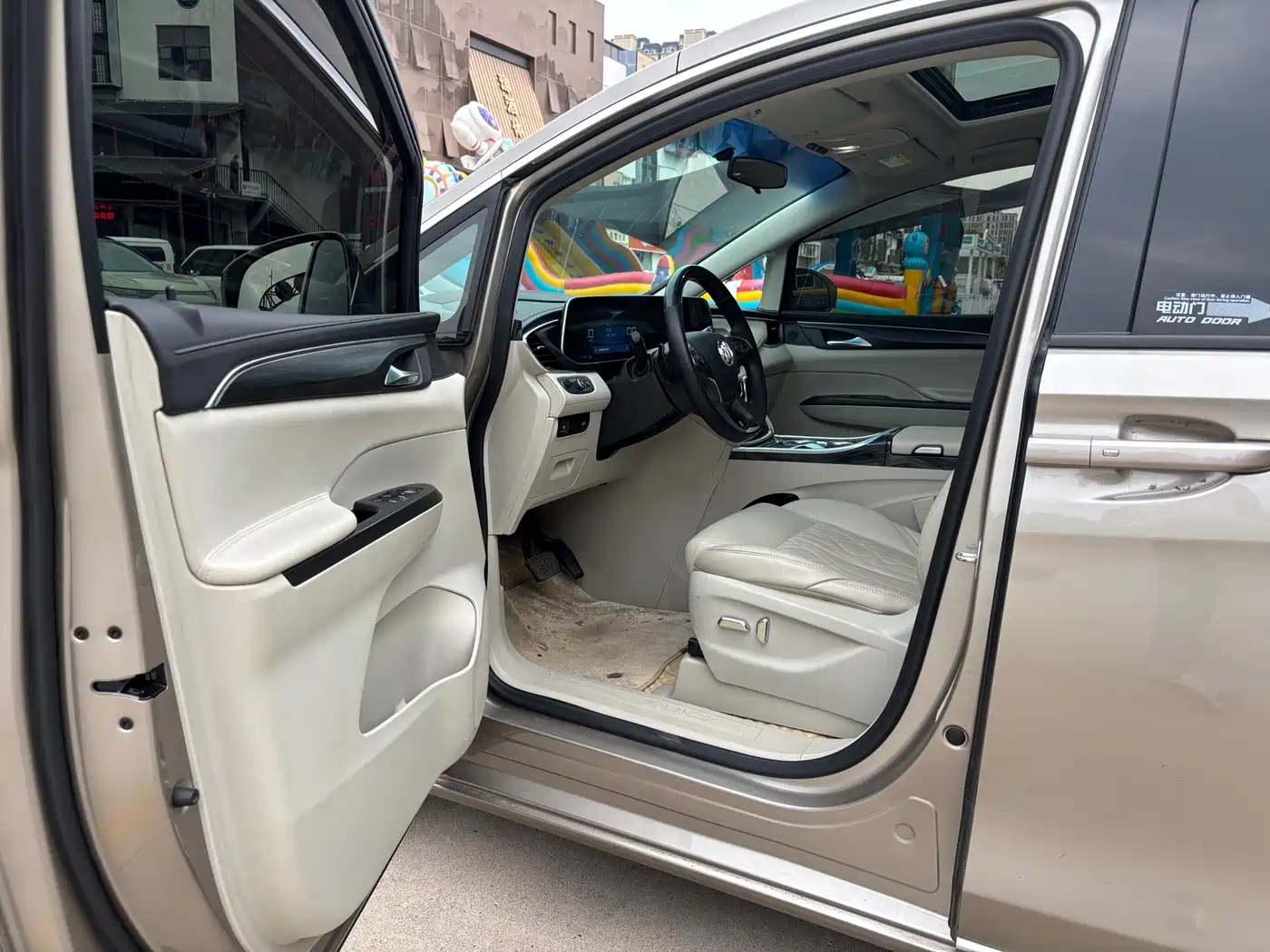 Buick GL8 2023 ES Landmaster Exclusive фото 3
