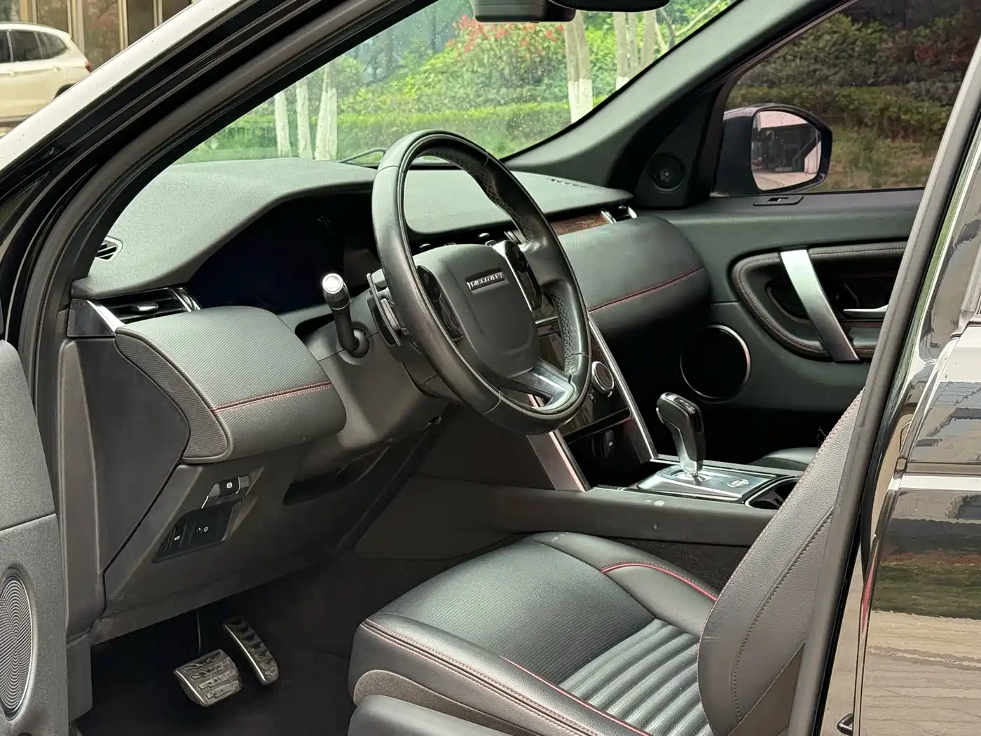 LAND ROVER DISCOVER SPORTS