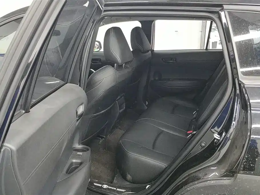 Toyota Frontlander 2023 2.0L CVT Elite Edition фото 11