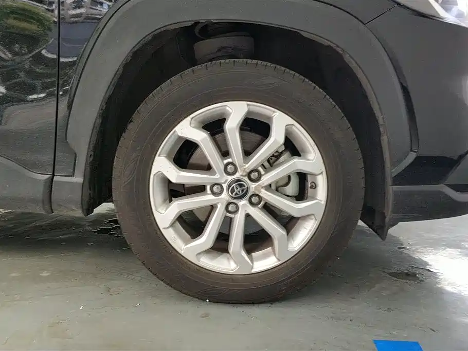 Toyota Frontlander 2023 2.0L CVT Elite Edition фото 6