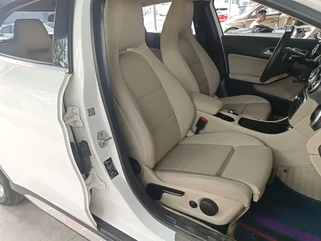 Mercedes-Benz GLA 2016 GLA 200 Fashion фото 25
