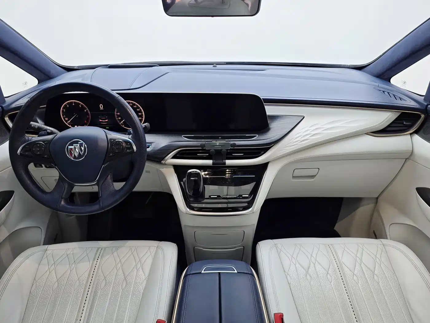 Photo 28 - Buick GL8