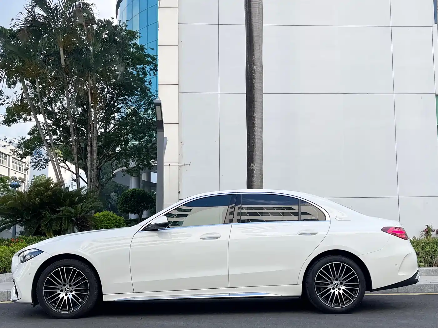 Mercedes-Benz C-Class 2024 Facelift III C 260 L Sport фото 4