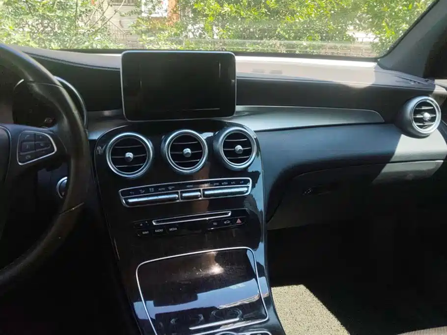 Mercedes-Benz GLC 2018 GLC 260 4MATIC Luxury фото 13