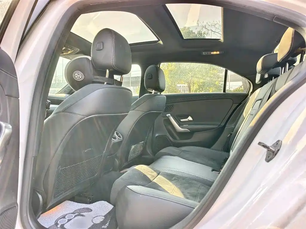 Mercedes-Benz A-Class 2019 Facelift A 200 L Sports Sedan фото 22