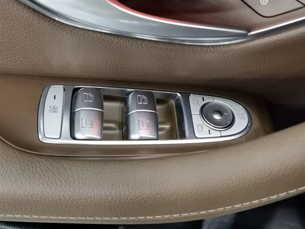Mercedes-Benz E-Class New Energy 2022 Facelift E 350 e L Plug-in Hybrid Sport Sedan фото 9