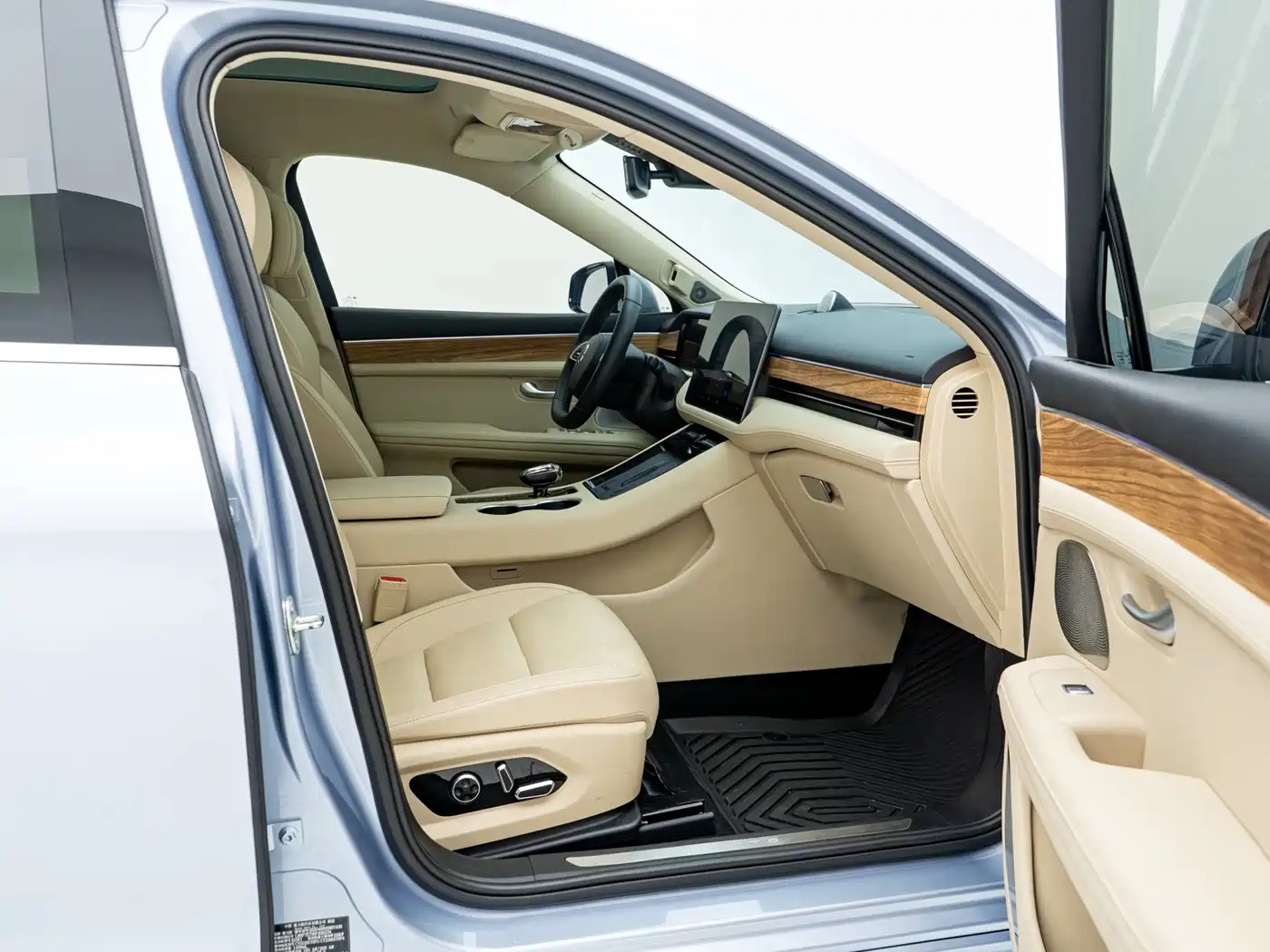 AITO Wenjie AITO M5 2023 Extended Range AWD Smart Drive Edition фото 15