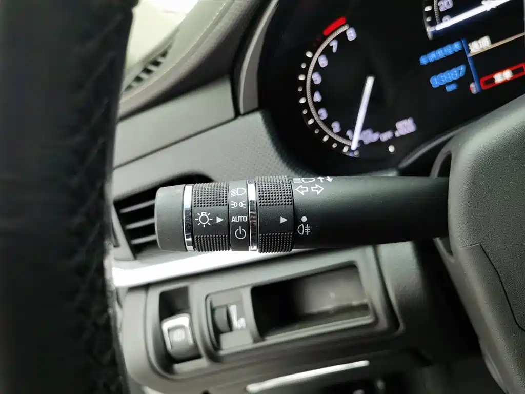 Cadillac XTS 2018 28T Technology фото 21