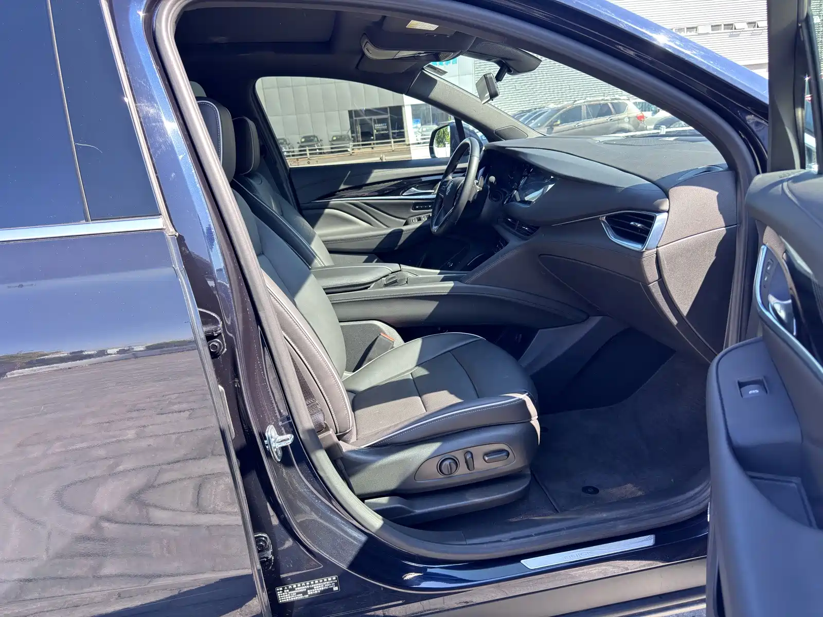 Фото 10 - Buick Enclave