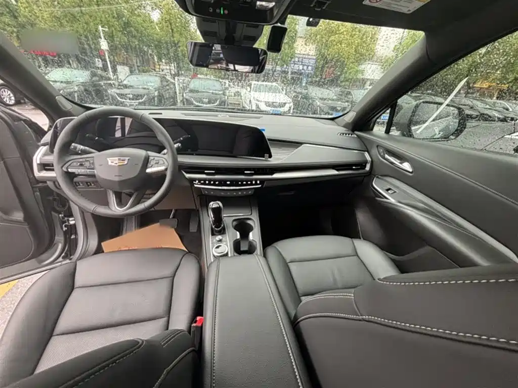 Cadillac XT4 2024 28T 2WD Premium фото 9