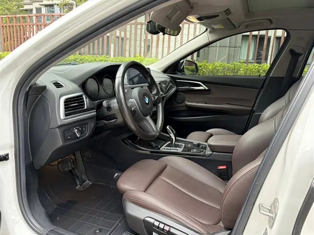 BMW 1 Series 2020 Model 120i M Sport Package фото 14