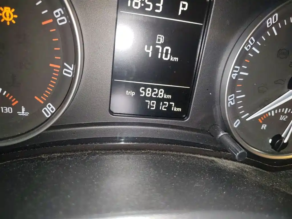 Škoda Octavia 2015 Classic 1.6L Automatic Elite Edition фото 5