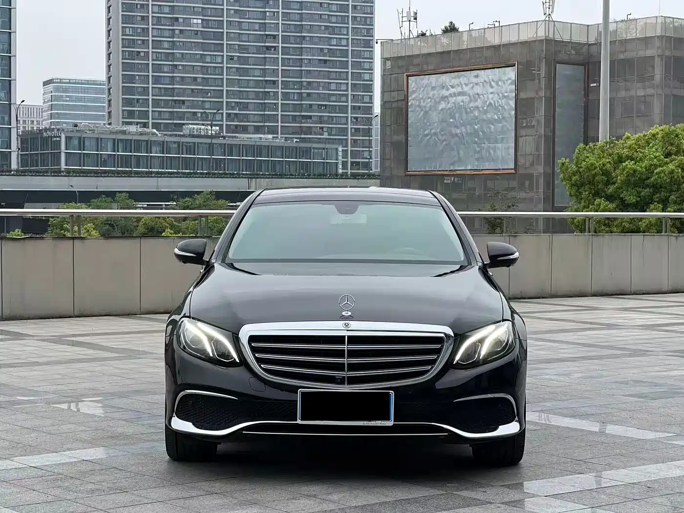 Mercedes-Benz E-Class 2020 E 300 L Luxury Model фото 2
