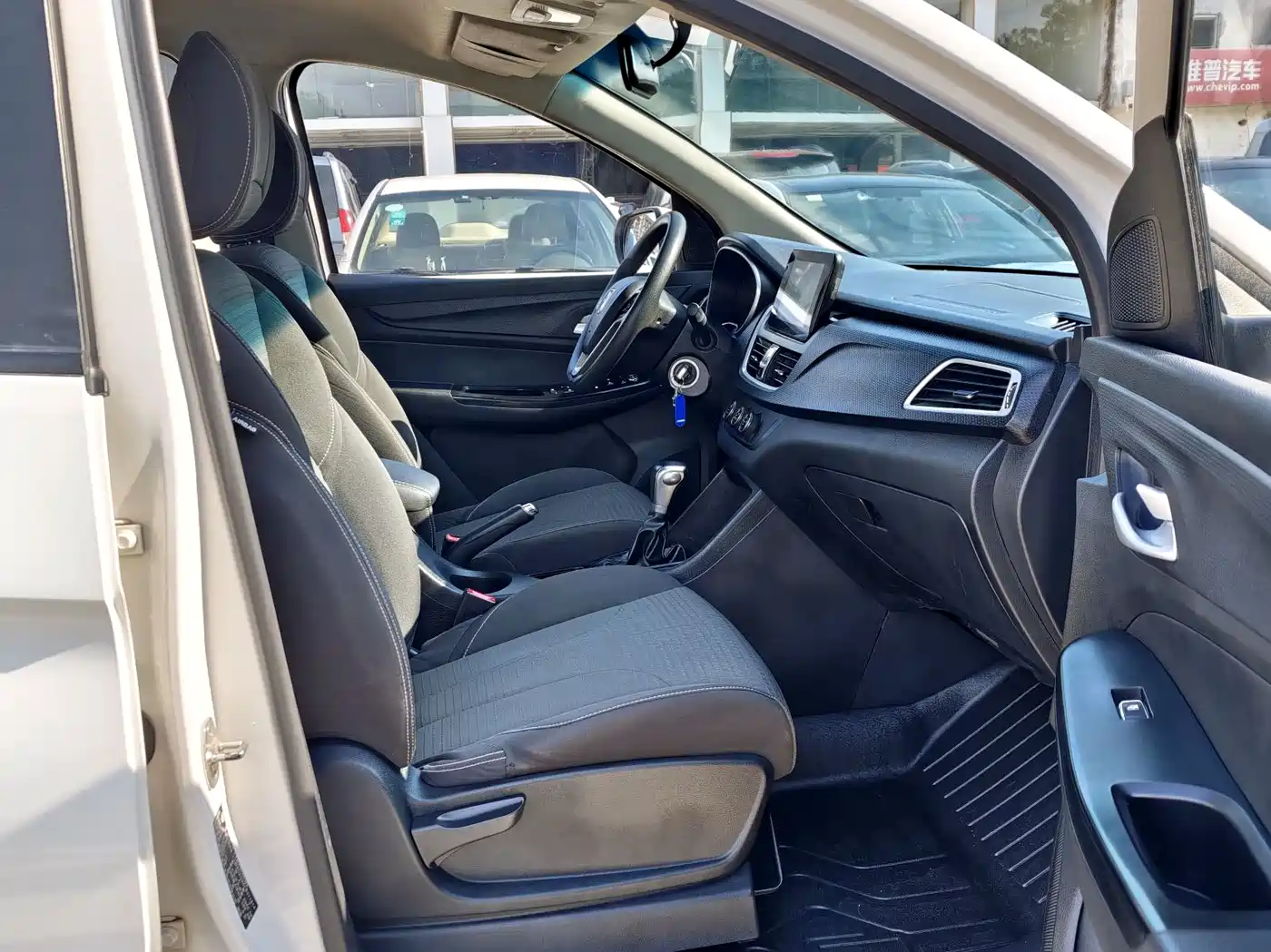 Baojun 730 2020 2019 1.5T CVT Fashion Edition 7-Seater China VI