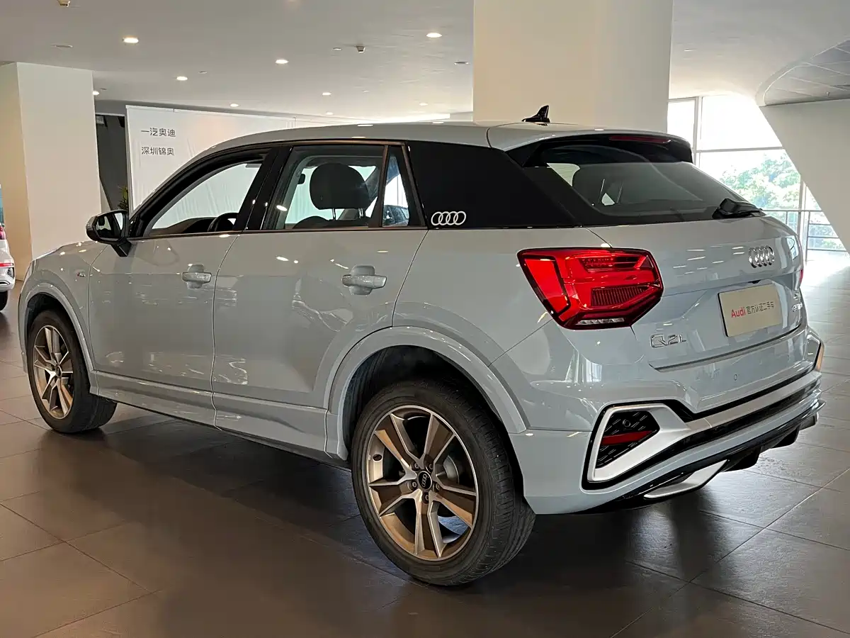 AUDI Q2L