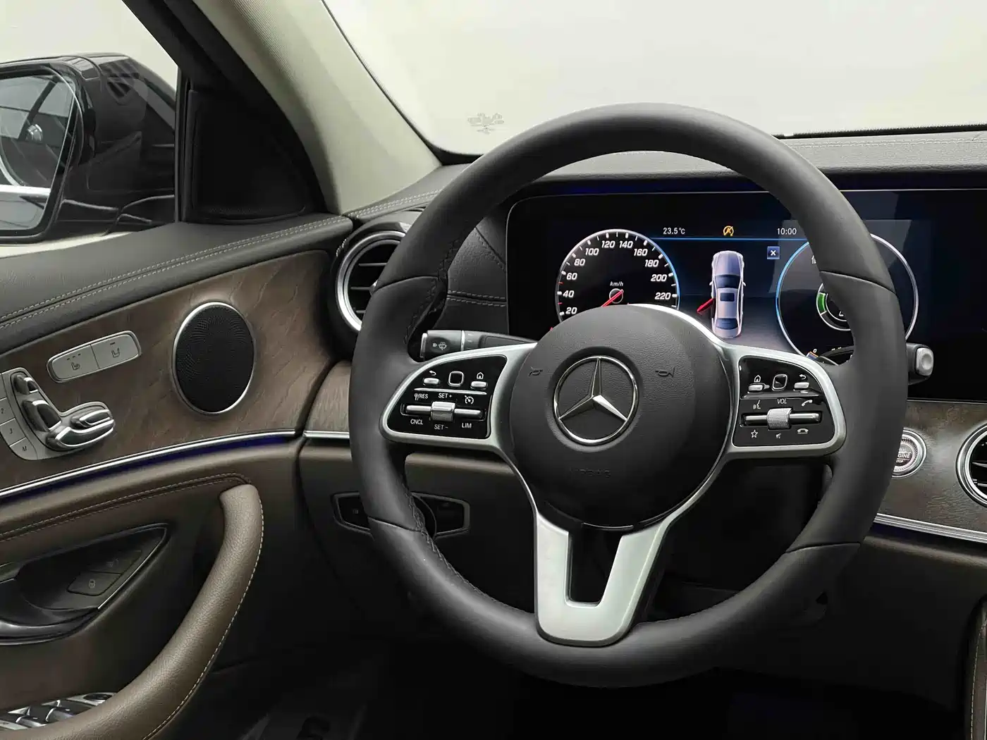 Mercedes-Benz E-Class 2019 E 300 L Fashion фото 8