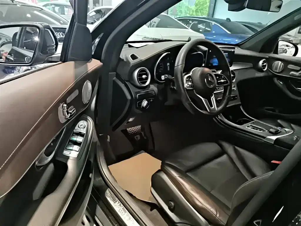 Mercedes-Benz GLC 2021 GLC 300 L 4MATIC Sporty фото 16
