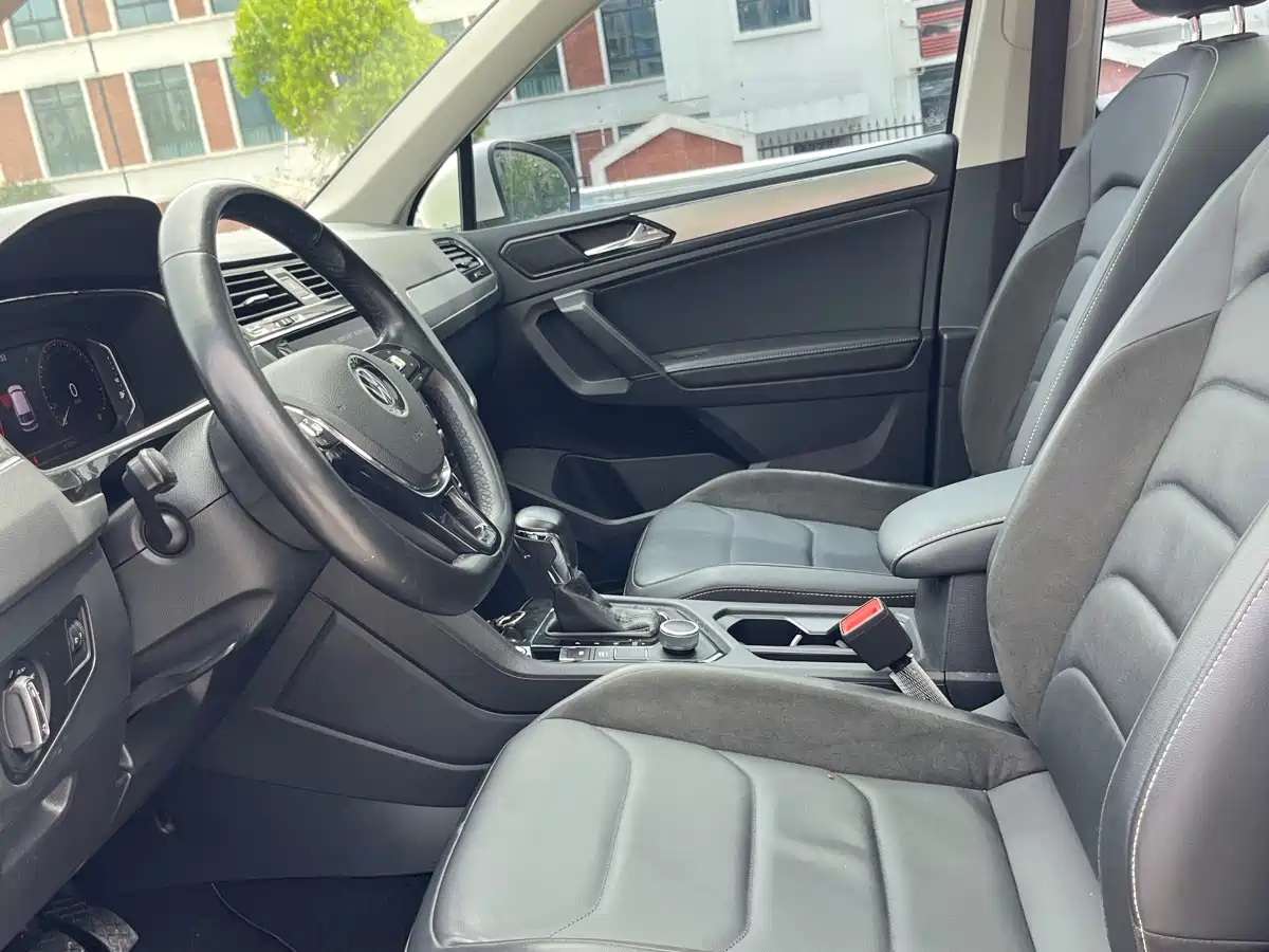 Volkswagen Tiguan L 2021 330TSI Automatic 2WD Smart фото 22