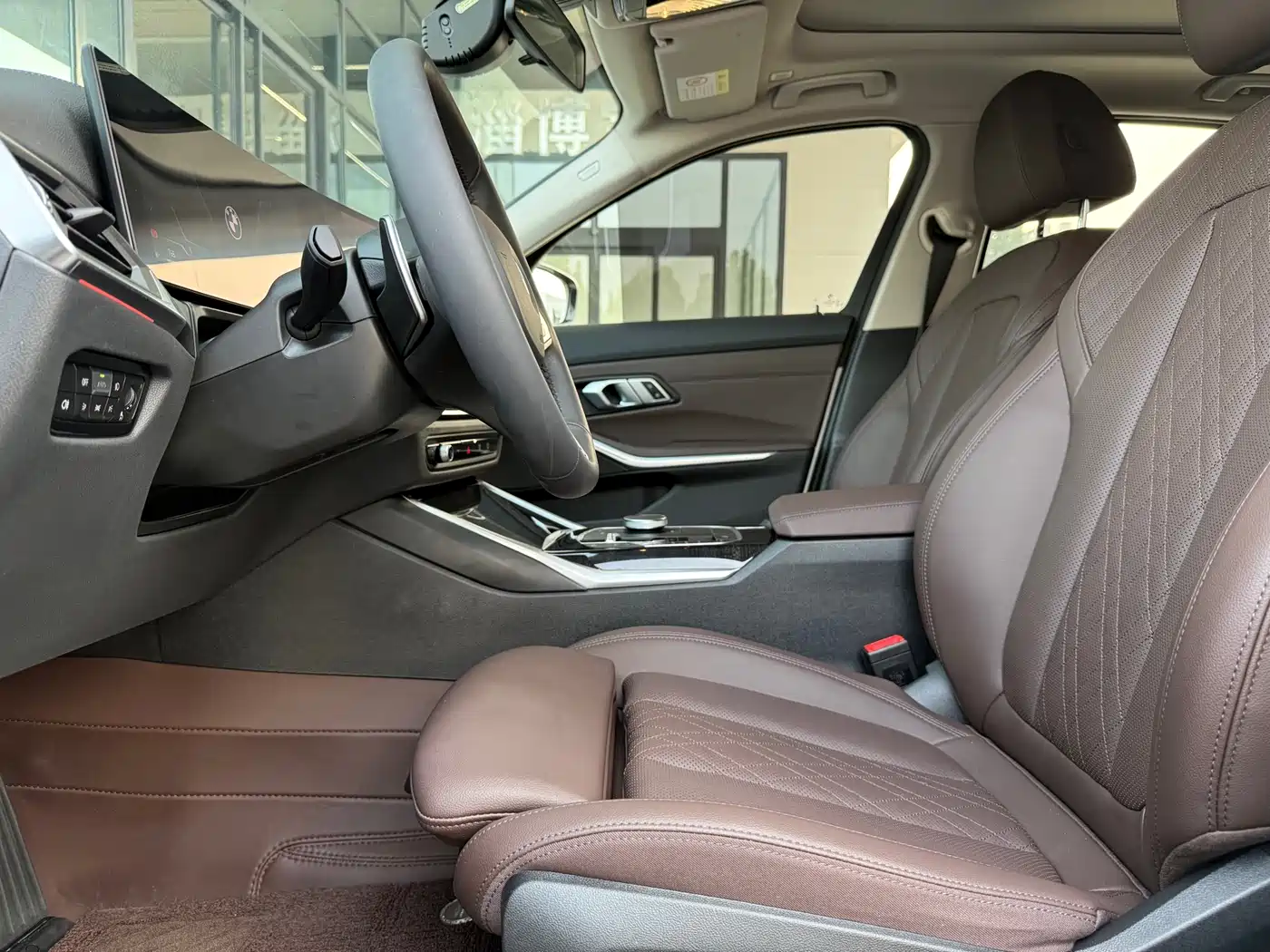 BMW 3 Series 2024 325Li M Sport Package фото 4