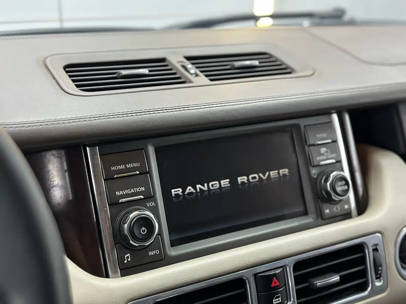 Land Rover Range Rover 2011 5.0 SC V8 фото 15